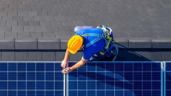 55世纪电源以本地化服务为核心，以智能系统平台为支撑，构建线上线下紧密协同的服务支持体系，提供涵盖产品全生命周期的服务和解决方案，以专业、高效的服务提升服务效率和响应速度，不断超越客户期望，为客户创造更大价值。