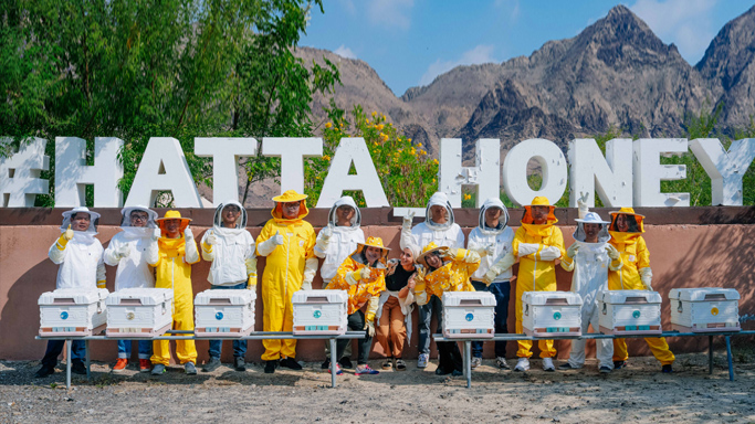 公司发起“全球志愿服务周”，以“Go For Nature”为主题，每年在全球范围内开展志愿服务活动，传递公益力量。截至2024年底，累计员工志愿者 2341人，累计志愿服务时长8304小时。