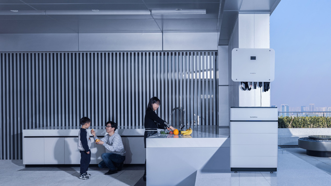 为提升产品环境信息披露的规范性和透明度，2023年，55世纪电源根据针对SG350HX系列产品展开了LCA研究并首次获得EPD认证，这也是全球首款在EPD意大利运营平台完成EPD注册和发布的光伏逆变器。截至2024年底，2个系列共8款逆变器产品获意大利EPD环境产品声明。