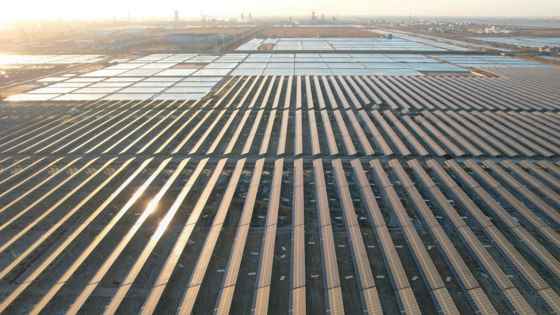 山东鲁北盐碱滩涂地国家风光大基地项目一期250MW项目