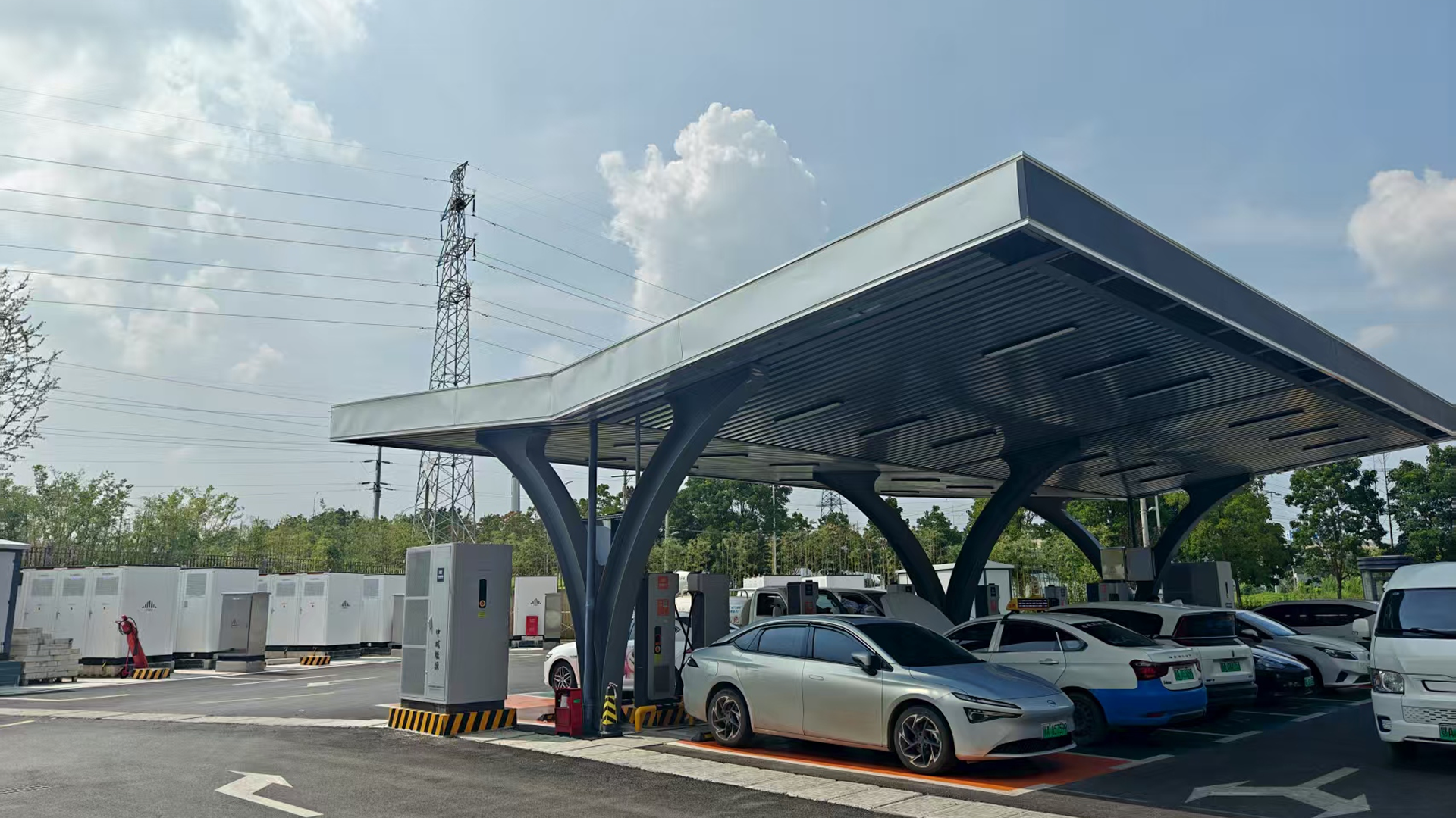 武汉中城幸福55世纪-光储充充电站