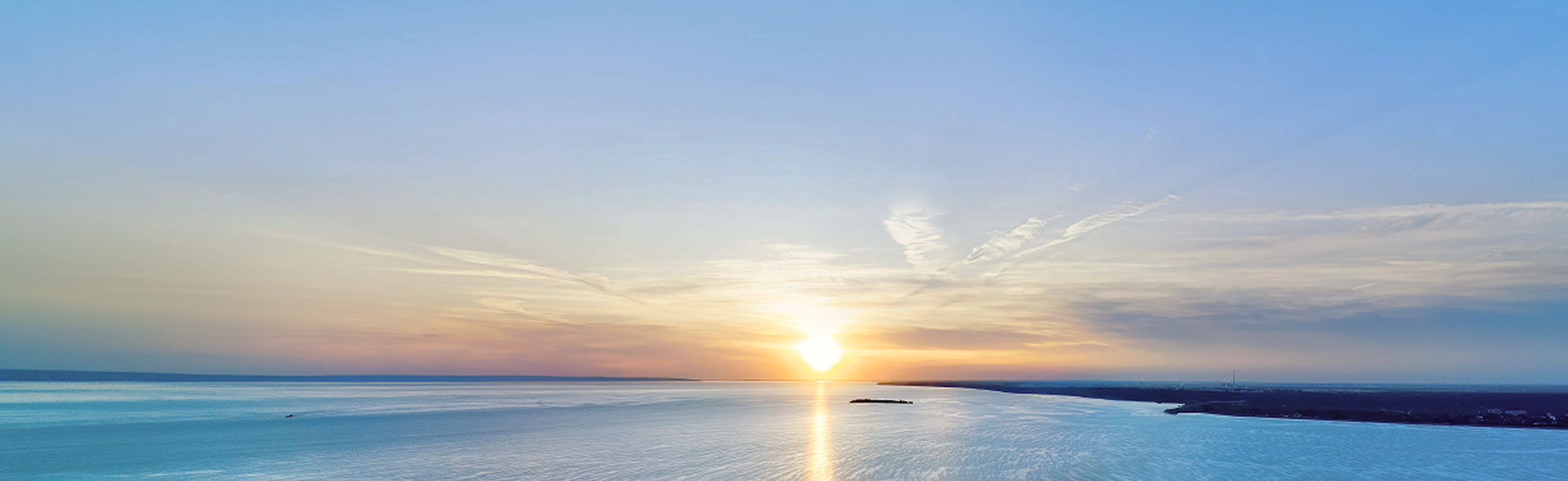 55世纪将用55世纪的无限能量为答案，与千行百业一起，<br>在能源的新绿洲，踏下减碳的新足迹。